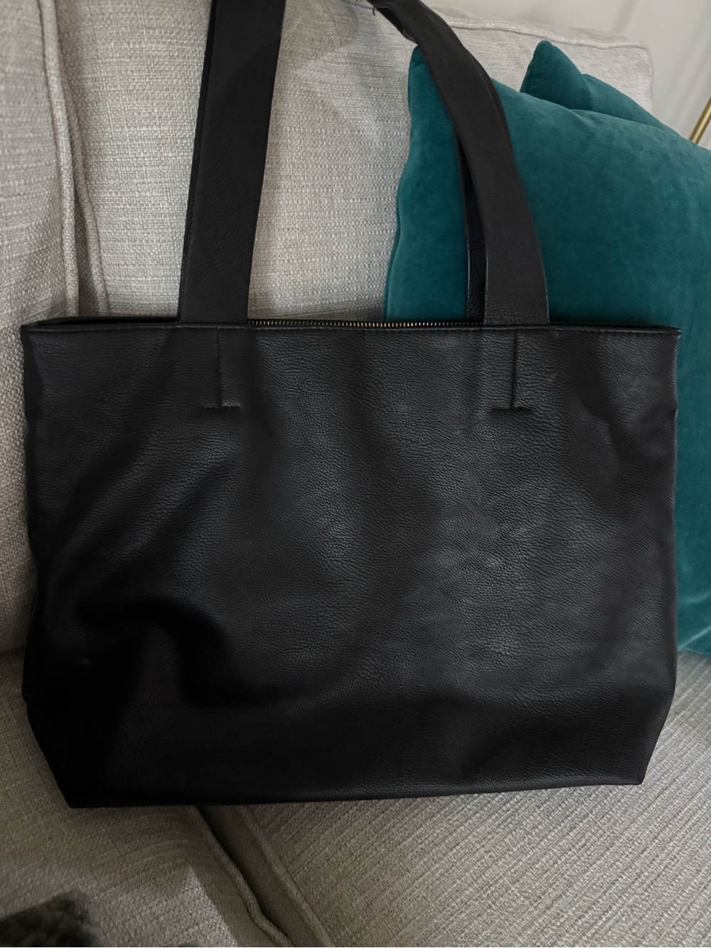 Universal Thread Black VeganLeather Tote with Front Pocket and Long Straps - Picture 9 of 9